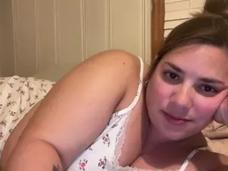 curvybrat's Live Sex Cam Show