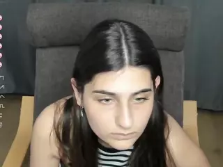 FalineHawkinson's Live Sex Cam Show
