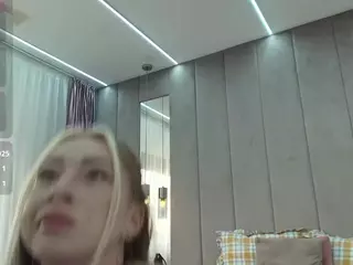 Reina-Cummingss's Live Sex Cam Show