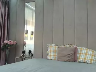 Reina-Cummingss's Live Sex Cam Show