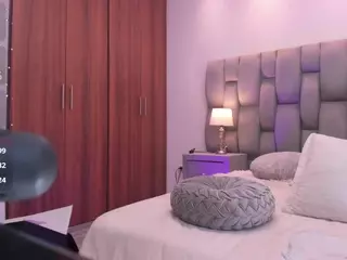 Beverly-johnson's Live Sex Cam Show