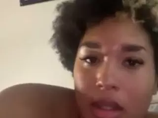 honeyglow22's Live Sex Cam Show
