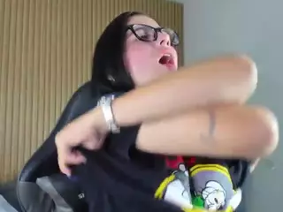 nia-may's Live Sex Cam Show