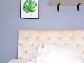 Soe-Laraa's Live Sex Cam Show