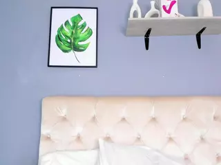 Soe-Laraa's Live Sex Cam Show