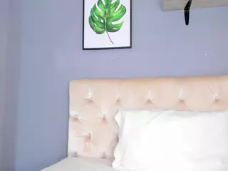 Soe-Laraa's Live Sex Cam Show