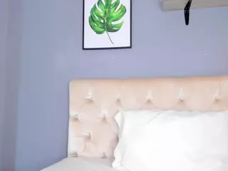 Soe-Laraa's Live Sex Cam Show