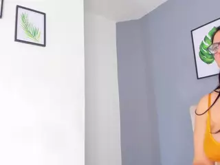 Soe-Laraa's Live Sex Cam Show