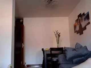 SyliaRenoix's Live Sex Cam Show