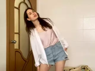 Julia's Live Sex Cam Show