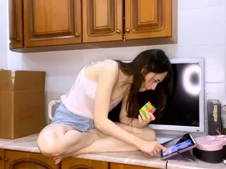 Julia's Live Sex Cam Show