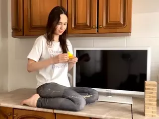 Julia's Live Sex Cam Show