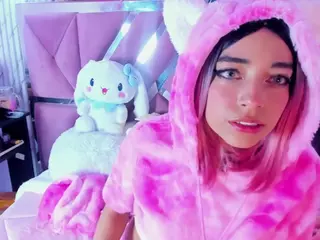 Akane-Hikari's Live Sex Cam Show