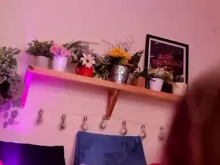 Anyeliic's Live Sex Cam Show