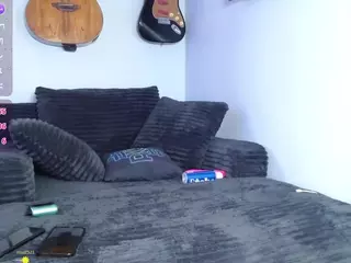 guitarchikk's Live Sex Cam Show