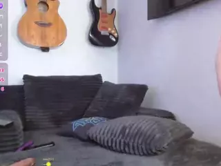 guitarchikk's Live Sex Cam Show
