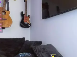 guitarchikk's Live Sex Cam Show
