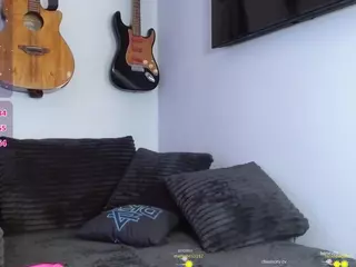 guitarchikk's Live Sex Cam Show