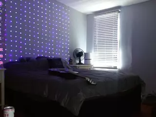 guitarchikk's Live Sex Cam Show