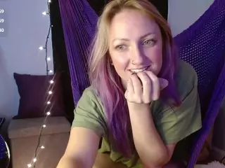 guitarchikk's Live Sex Cam Show