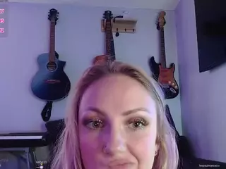 guitarchikk's Live Sex Cam Show