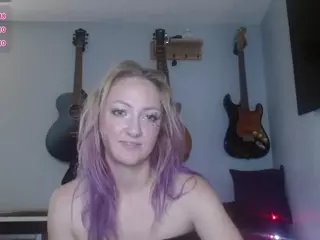 guitarchikk's Live Sex Cam Show