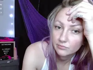 guitarchikk's Live Sex Cam Show