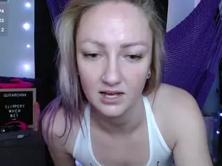 guitarchikk's Live Sex Cam Show