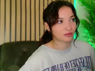IchTahira's Live Sex Cam Show