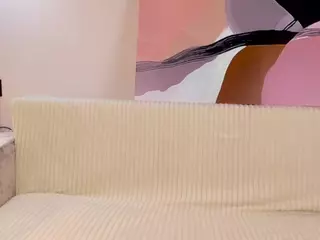 MiraHills's Live Sex Cam Show