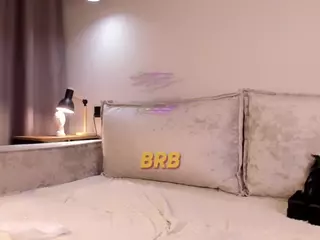 MiraHills's Live Sex Cam Show