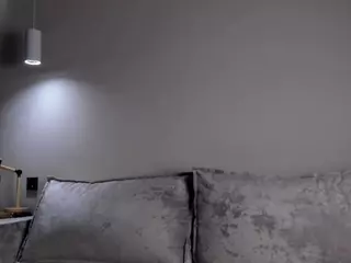 MiraHills's Live Sex Cam Show