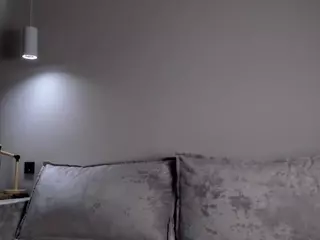 MiraHills's Live Sex Cam Show