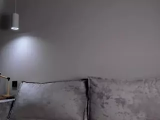 MiraHills's Live Sex Cam Show