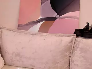 MiraHills's Live Sex Cam Show