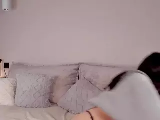 MiraHills's Live Sex Cam Show