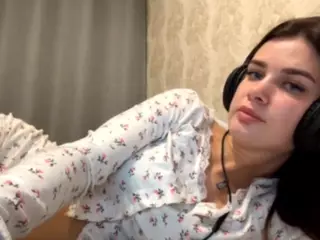 Alisa's Live Sex Cam Show