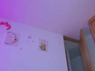 Live cam show with pollygrey