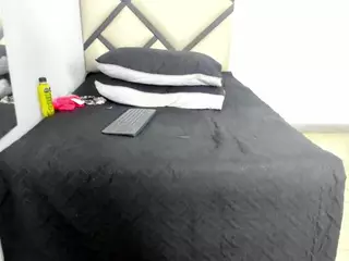 Roxiannys-nieves's Live Sex Cam Show