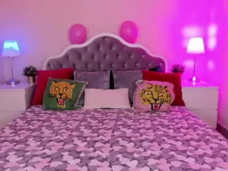 Sweety69Foxy's Live Sex Cam Show