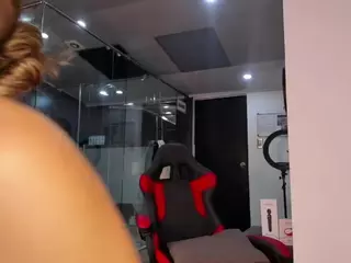 Zhaavia's Live Sex Cam Show
