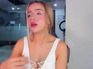 Zhaavia's Live Sex Cam Show