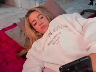 Zhaavia's Live Sex Cam Show