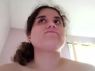 EllyG3's Live Sex Cam Show