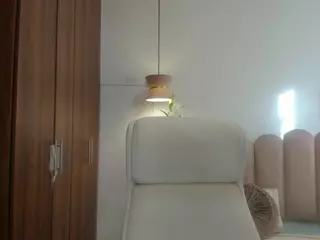 emilyy-kors's Live Sex Cam Show