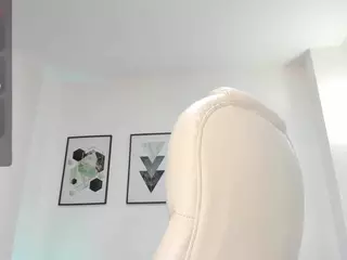 emilyy-kors's Live Sex Cam Show