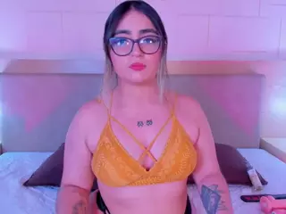 ApriilFox's Live Sex Cam Show