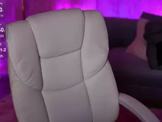 EmmySkyy's Live Sex Cam Show