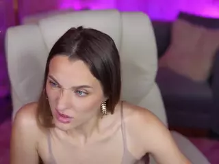 EmmySkyy's Live Sex Cam Show
