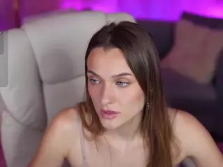 EmmySkyy's Live Sex Cam Show